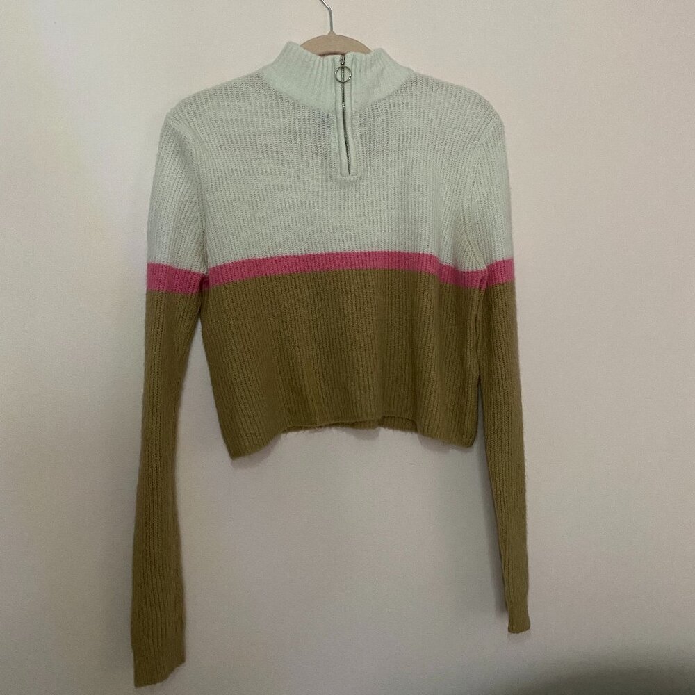 Zipped sweater